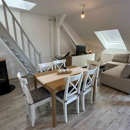 Gemuetliche Neurenovierte Dachgeschosswohnung Ерфурт Екстериор снимка