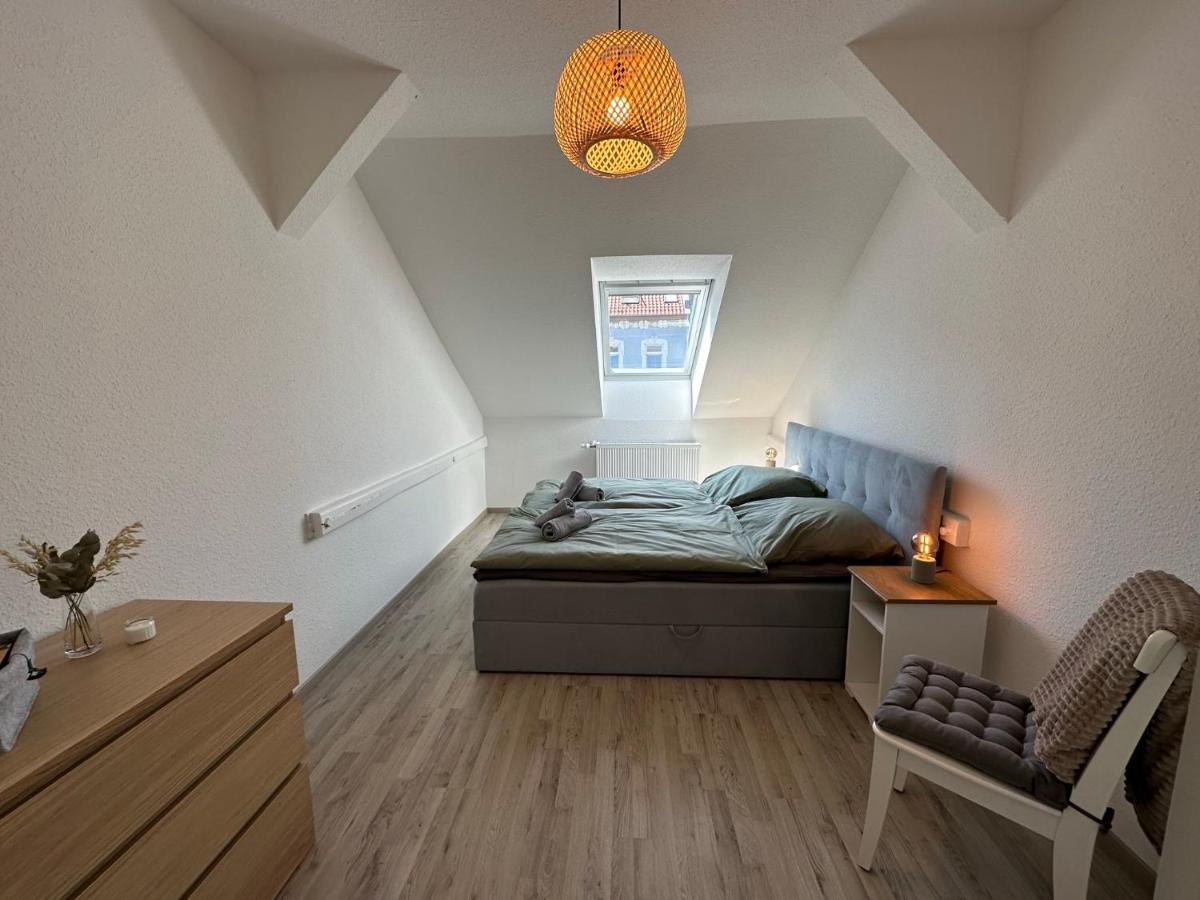 Gemuetliche Neurenovierte Dachgeschosswohnung Ерфурт Екстериор снимка