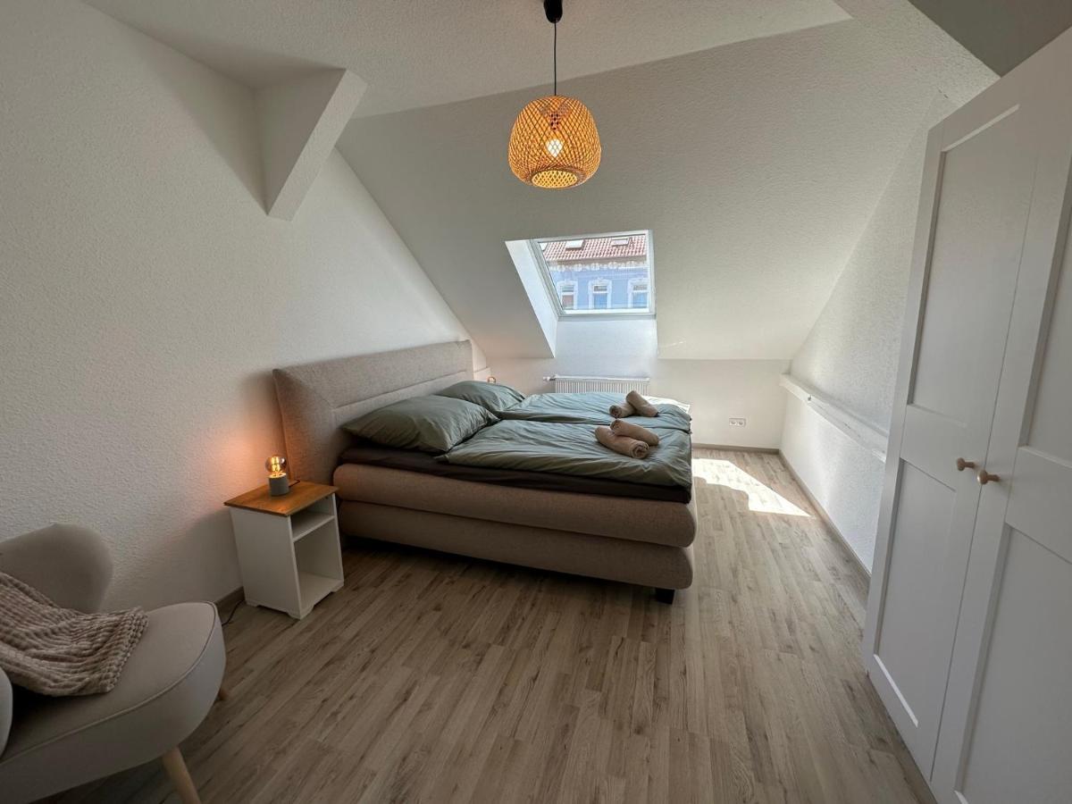 Gemuetliche Neurenovierte Dachgeschosswohnung Ерфурт Екстериор снимка