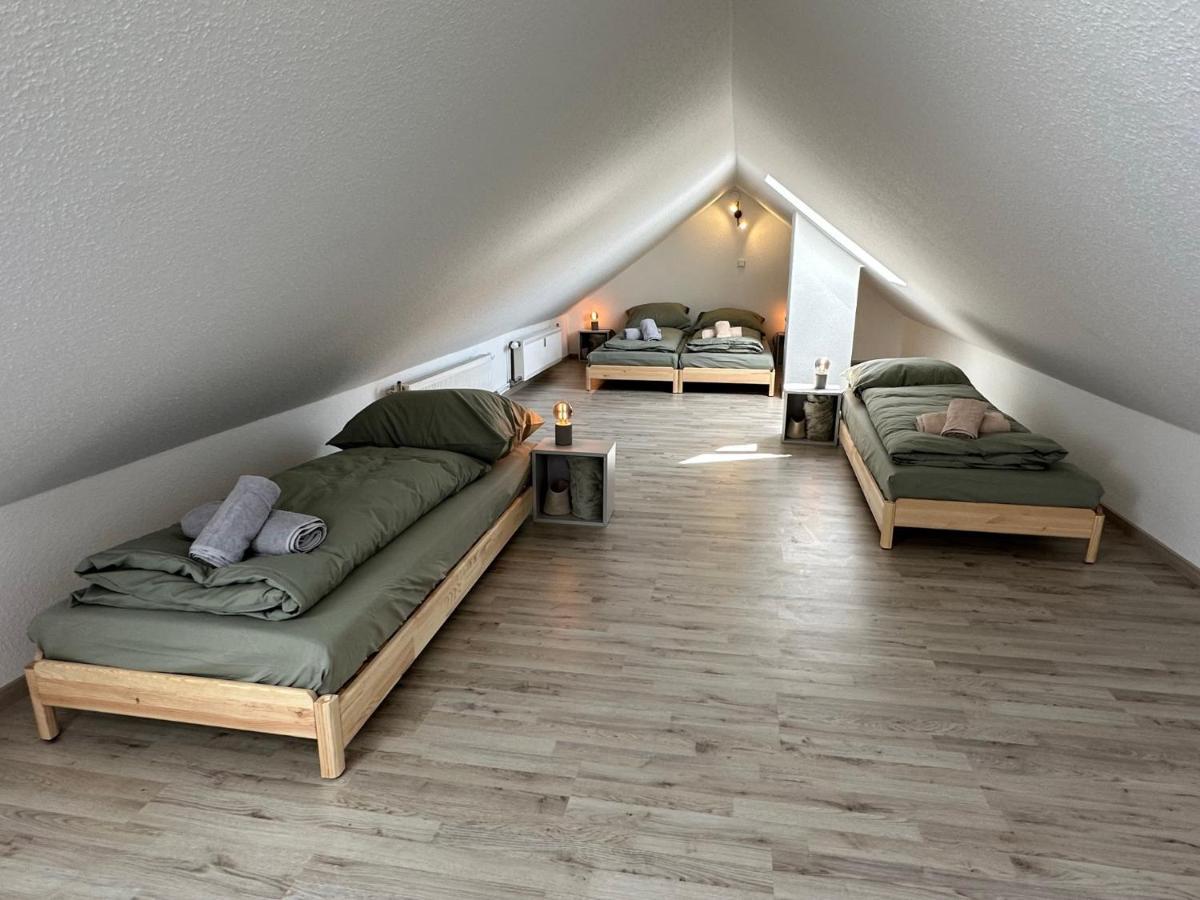 Gemuetliche Neurenovierte Dachgeschosswohnung Ерфурт Екстериор снимка