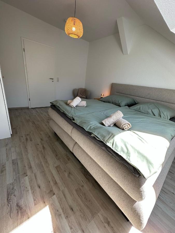 Gemuetliche Neurenovierte Dachgeschosswohnung Ерфурт Екстериор снимка