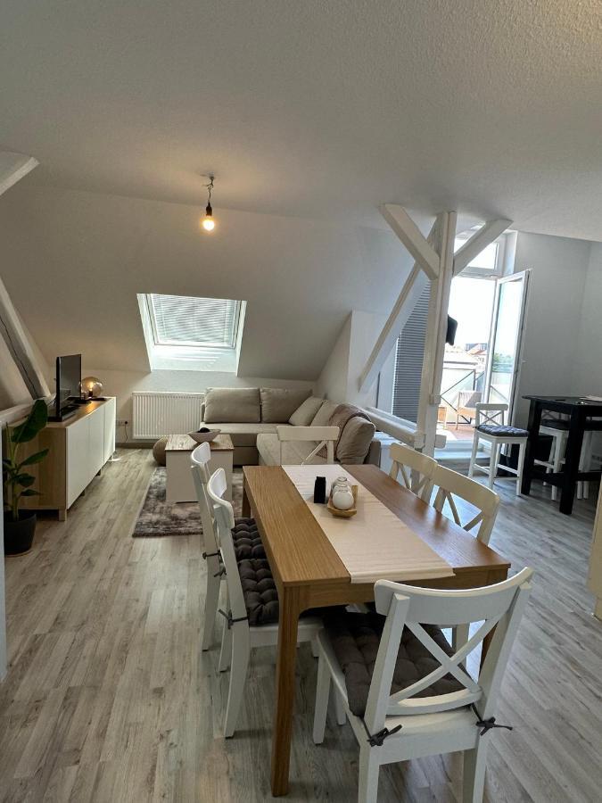 Gemuetliche Neurenovierte Dachgeschosswohnung Ерфурт Екстериор снимка